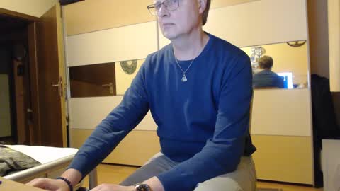 Snapshot of ach471 chatting on December 2024 05:11:02 PM ach471 online show from December 2024 05:11:02 PM