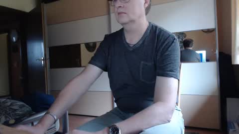 Snapshot of ach471 chatting on December 2024 09:03:01 AM ach471 online show from December 2024 09:03:01 AM