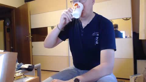 Snapshot of ach471 chatting on December 2024 08:15:02 AM ach471 online show from December 2024 08:15:02 AM