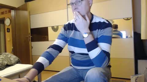 Snapshot of ach471 chatting on January 2025 06:17:01 AM ach471 online show from January 2025 06:17:01 AM