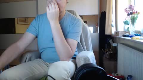 Snapshot of ach471 chatting on October 2025 06:37:01 AM ach471 online show from October 2025 06:37:01 AM