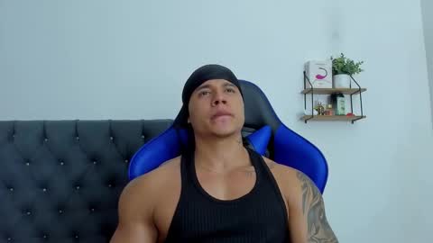 adam boss online show from November 2025 09:42:02 AM