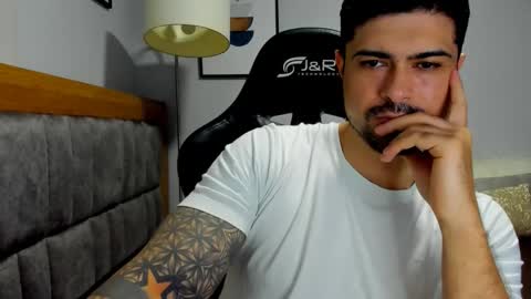 Snapshot of adam_clarke chatting on January 2026 01:09:02 AM adam clarke online show from January 2026 01:09:02 AM