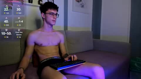 Adam online show from January 2026 12:32:02 PM