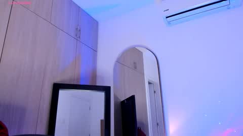 adambrocs1 online show from November 2025 06:02:01 AM