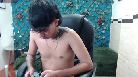 Snapshot of adamcoox chatting on January 2025 10:44:01 PM Adam online show from January 2025 10:44:01 PM