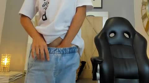 Adams Bobby online show from November 2025 11:11:02 AM