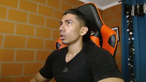 Adan Sin online show from February 2025 02:53:02 PM