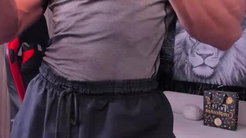 Adan Sin online show from November 2025 05:12:02 PM