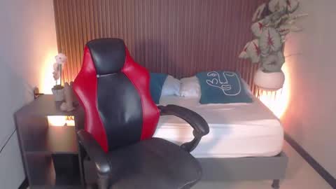 A D A R N A online show from November 2025 07:36:02 PM