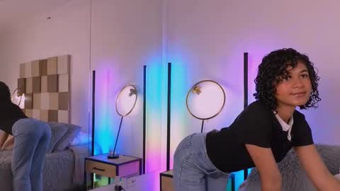 Andrea online show from October 2025 12:13:02 PM