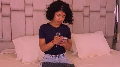 Andrea online show from March 2026 01:11:01 PM