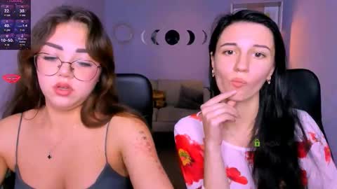 Snapshot of adele_meow chatting on November 2025 04:40:02 PM Adel online show from November 2025 04:40:02 PM