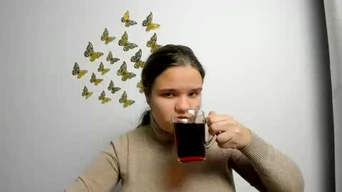 adelecruzz online show from January 2025 01:00:01 PM