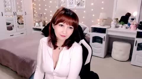 AdeleMoran online show from August 2026 06:11:01 PM