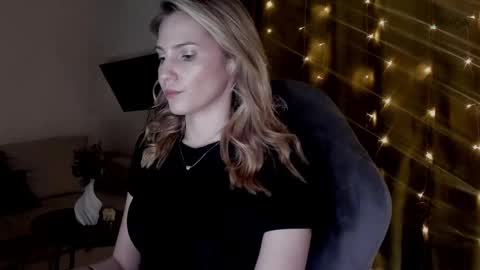 Snapshot of adeleshinem chatting on March 2025 02:12:02 PM Adele Shine online show from March 2025 02:12:02 PM