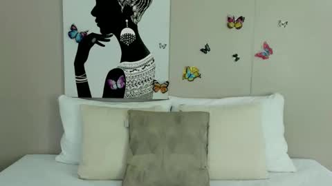 Adele Smithh online show from November 2025 11:42:01 AM