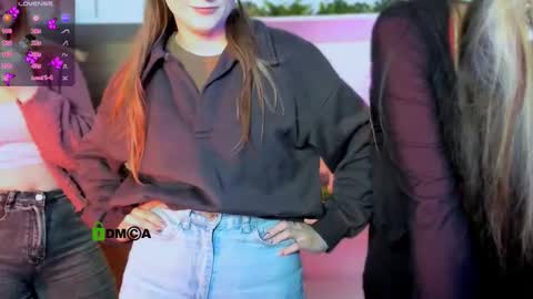 Snapshot of adeli_di chatting on November 2025 12:27:01 PM all three for u online show from November 2025 12:27:01 PM