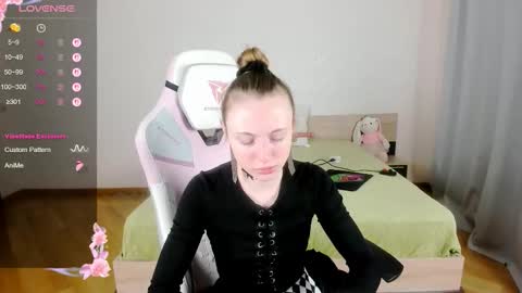 Adelina online show from September 2025 09:43:01 AM