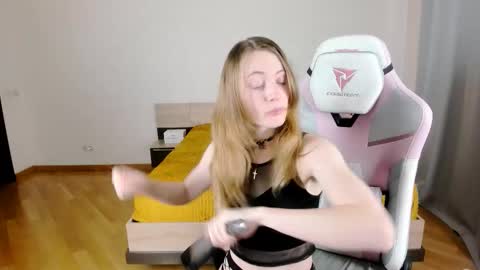 Adelina online show from September 2025 11:34:02 AM