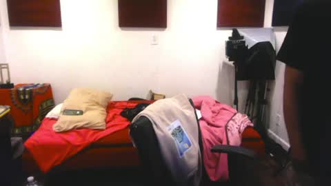 adick_ting online show from April 2026 06:12:02 PM