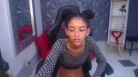 adisson_petite1 online show from December 2025 07:53:02 PM