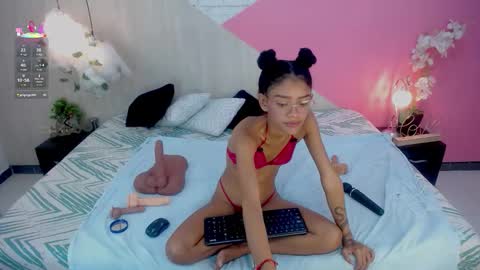 adisson_petite1 online show from January 2026 07:17:02 PM