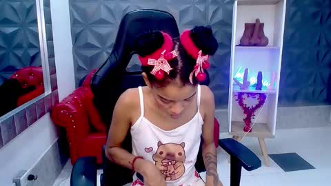 Snapshot of adisson_petite1 chatting on February 2026 05:36:02 PM adisson_petite1 online show from February 2026 05:36:02 PM