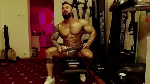 Adonis online show from October 2025 12:27:01 PM