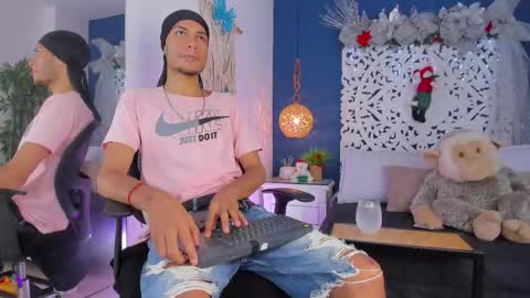 adonis_wb online show from December 2025 08:39:01 PM