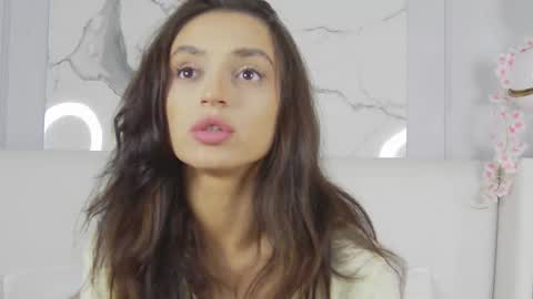 adoracortes online show from September 2025 05:09:02 AM