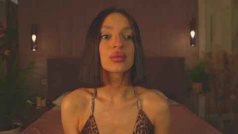 adoracortes online show from April 2026 05:11:01 AM