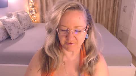 Cryna online show from April 2026 04:41:01 AM