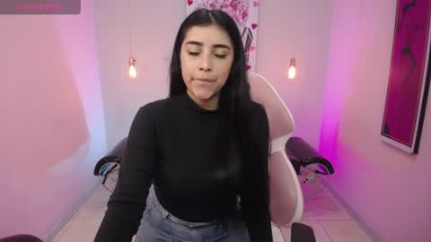 Adri  online show from April 2026 11:57:01 AM