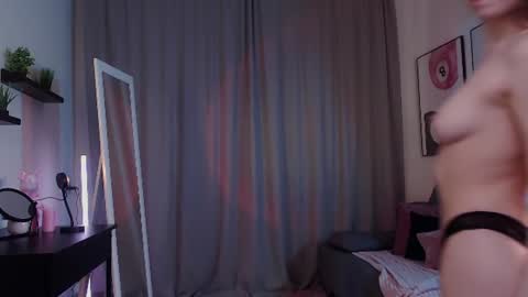 Snapshot of adria_arjona chatting on June 2026 05:12:01 AM Eva online show from June 2026 05:12:01 AM