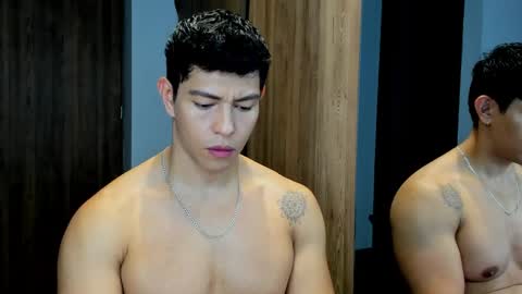Snapshot of adrian_del_mar chatting on May 2026 04:45:01 PM Adrian del Mar online show from May 2026 04:45:01 PM