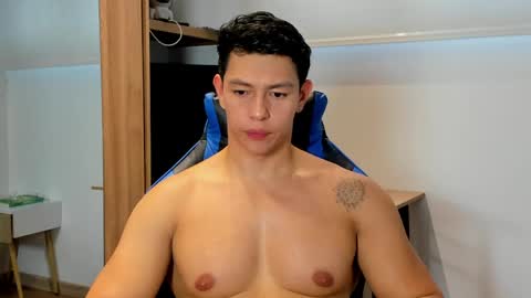 Snapshot of adrian_del_mar chatting on May 2026 10:39:01 PM Adrian del Mar online show from May 2026 10:39:01 PM