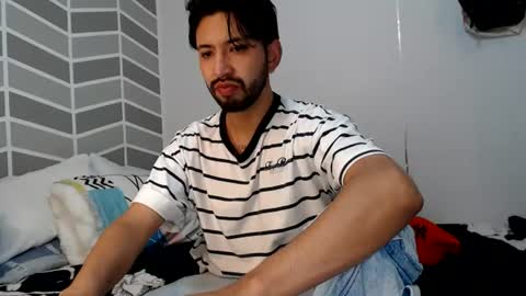 Snapshot of adrian_falcon chatting on June 2026 03:22:02 AM Adrian Falcon online show from June 2026 03:22:02 AM