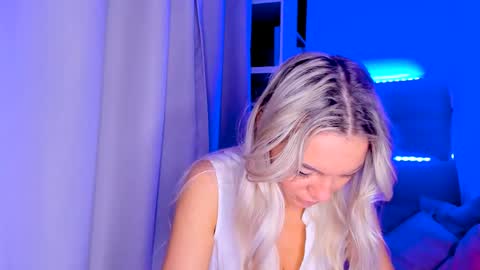 Adriana online show from February 2025 05:04:01 PM