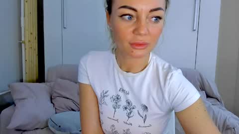 Snapshot of adriana_coy_ chatting on April 2026 01:41:02 PM Adriana online show from April 2026 01:41:02 PM