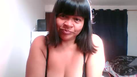 adrianagogo18 online show from December 2025 01:05:02 PM