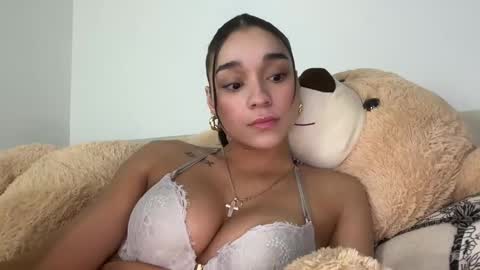 Snapshot of adriannarodriguez chatting on January 2025 06:45:01 AM Adrianna online show from January 2025 06:45:01 AM