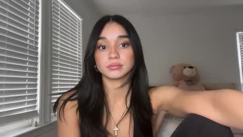 Snapshot of adriannarodriguez chatting on January 2025 09:14:02 PM Adrianna online show from January 2025 09:14:02 PM