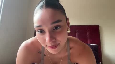 Snapshot of adriannarodriguez chatting on February 2025 05:26:01 PM Adrianna online show from February 2025 05:26:01 PM