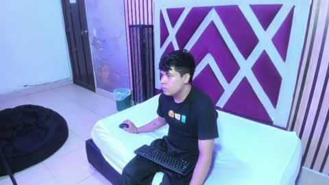 Snapshot of adrianwalkerr chatting on April 2026 04:42:01 AM adrianwalkerr online show from April 2026 04:42:01 AM