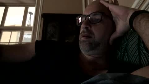 adrienfromparis online show from February 2026 11:42:02 AM