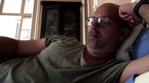 adrienfromparis online show from April 2026 06:22:02 AM