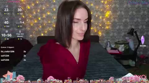 Adriana online show from November 2025 05:01:02 PM