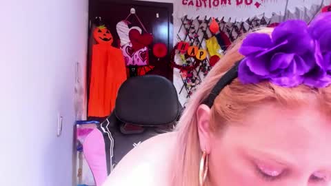 adriiana_fox_ online show from October 2025 01:34:01 PM