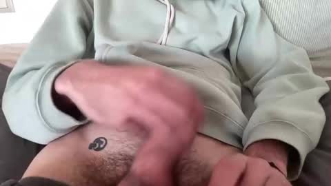 adriiiii online show from April 2026 05:14:02 PM